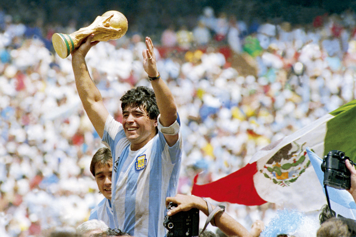 Diego Maradona qua đời: Huyền thoại bất tử